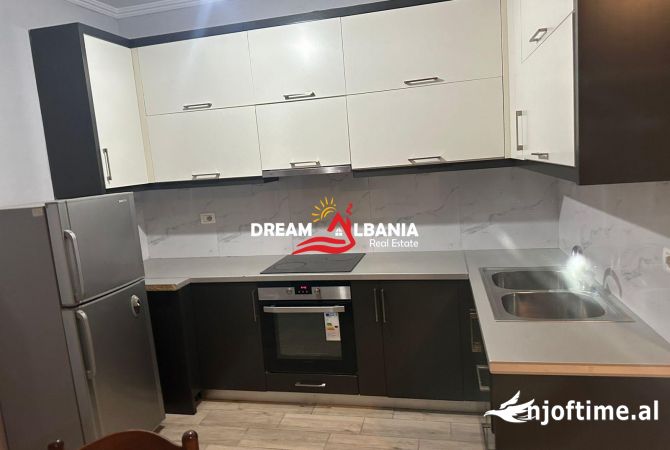 Shtepi ne shitje Apartament ne Tirane, 2+1, Mobilimi E mobiluar, Pagesa 140,000  Euro.