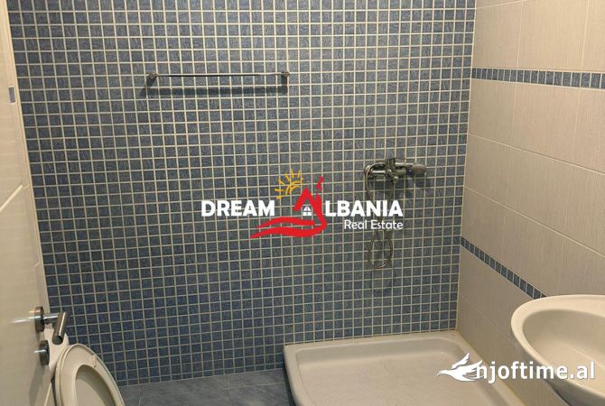 Shtepi ne shitje Apartament ne Tirane, 2+1, Mobilimi E mobiluar, Pagesa 140,000  Euro.