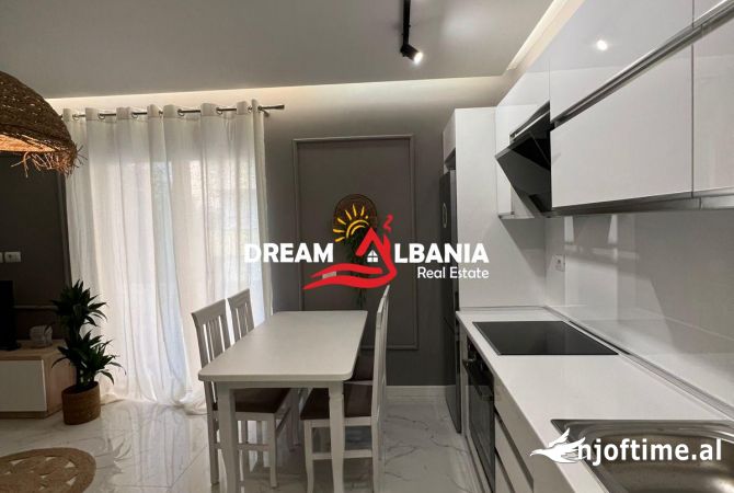 Shtepi me qera Apartament ne Tirane, 2+1, Mobilimi E mobiluar, Pagesa 750  Euro.