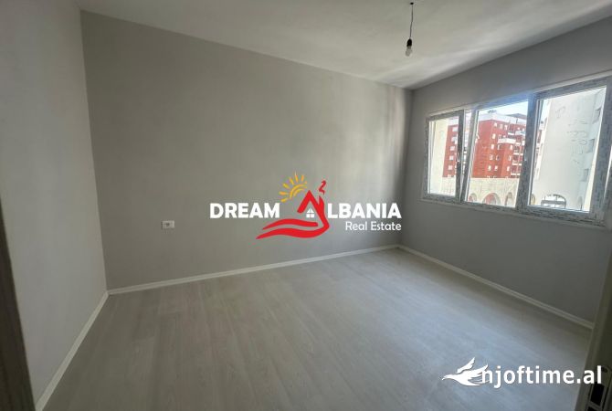 Ambient biznesi me qera 3+1 ne Tirane - 450 Euro