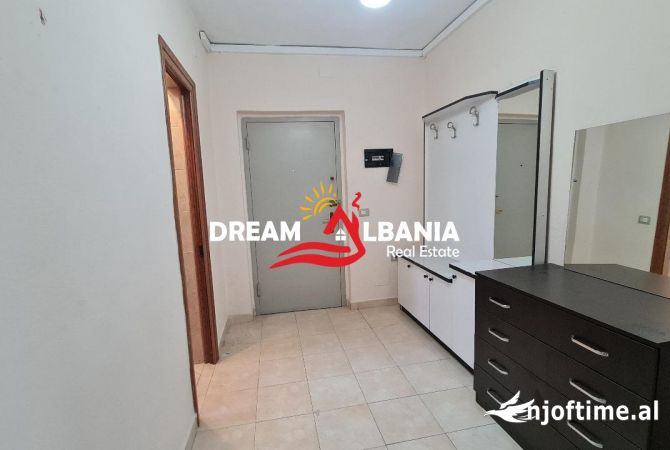 Shtepi ne shitje Apartament ne Tirane, 1+1, Mobilimi Bosh, pa mobiluar, Pagesa 110,000  Euro.