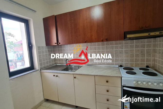 Shtepi ne shitje Apartament ne Tirane, 1+1, Mobilimi Bosh, pa mobiluar, Pagesa 110,000  Euro.