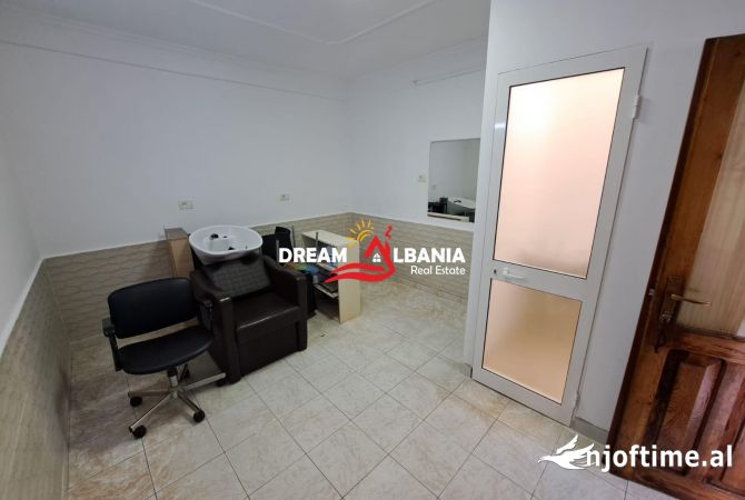 Ambient biznesi me qera 1+1 ne Tirane - 25,000 Leke
