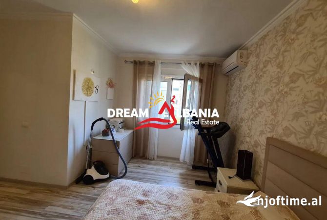 Shtepi ne shitje Apartament ne Vlore, 3+1, Mobilimi E mobiluar, Pagesa 318,000  Euro.