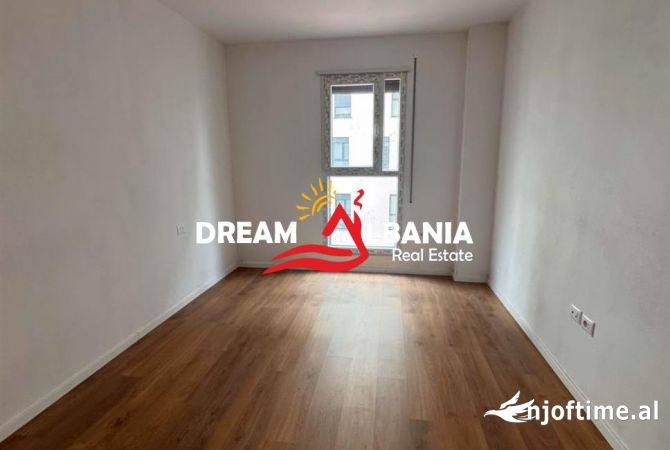 Ambient biznesi me qera 3+1 ne Tirane - 600 Euro