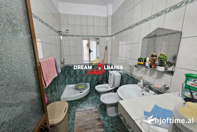 Shtepi ne shitje Apartament ne Tirane, 3+1, Mobilimi E mobiluar, Pagesa 250,000  Euro.
