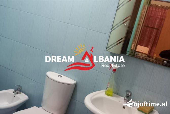 Shtepi me qera Apartament ne Tirane, 2+1, Mobilimi E mobiluar, Pagesa 50,000  Leke.