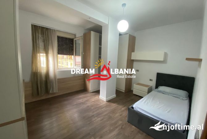Shtepi me qera Apartament ne Tirane, 2+1, Mobilimi E mobiluar, Pagesa 800  Euro.