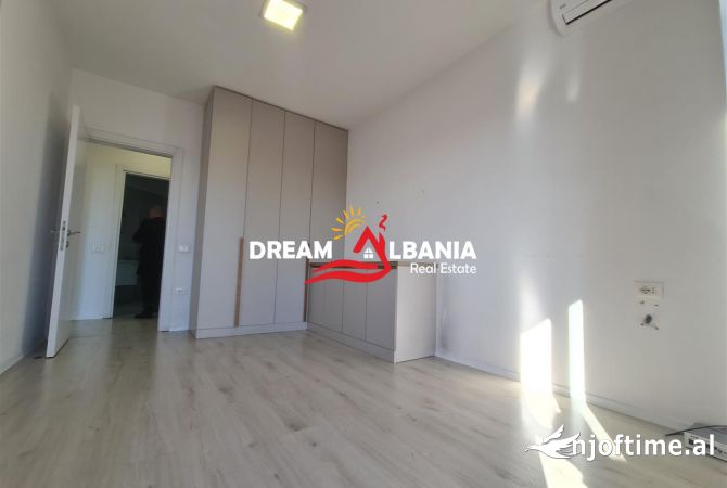 Shtepi me qera Apartament ne Tirane, 3+1, Mobilimi Bosh, pa mobiluar, Pagesa 750  Euro.