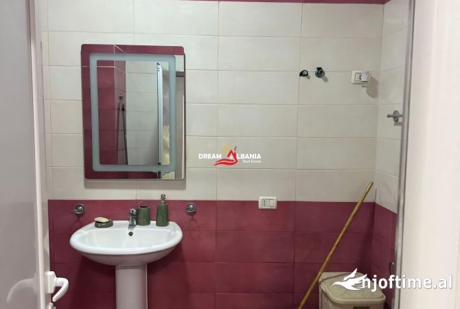 Shtepi me qera Apartament ne Tirane, 3+1, Mobilimi E mobiluar, Pagesa 800  Euro.