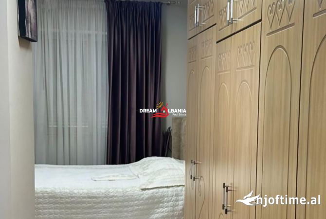 Shtepi me qera Apartament ne Tirane, 3+1, Mobilimi E mobiluar, Pagesa 800  Euro.