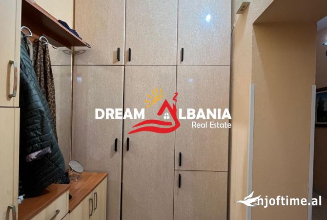 Shtepi ne shitje Apartament ne Tirane, 2+1, Mobilimi E mobiluar, Pagesa 155,000  Euro.