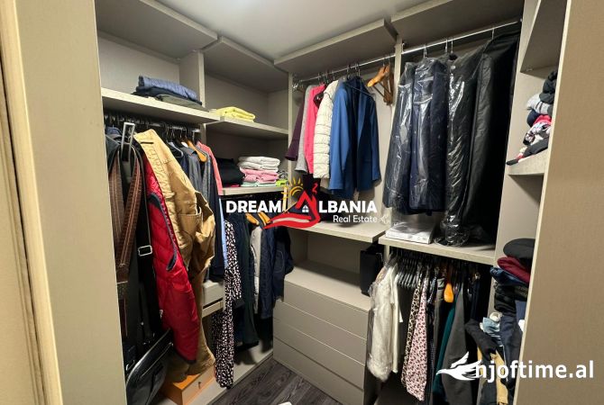 Shtepi me qera Apartament ne Tirane, 3+1, Mobilimi E mobiluar, Pagesa 700  Euro.