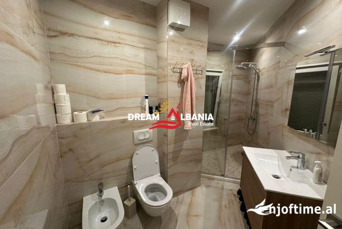 Shtepi me qera Apartament ne Tirane, 3+1, Mobilimi E mobiluar, Pagesa 700  Euro.