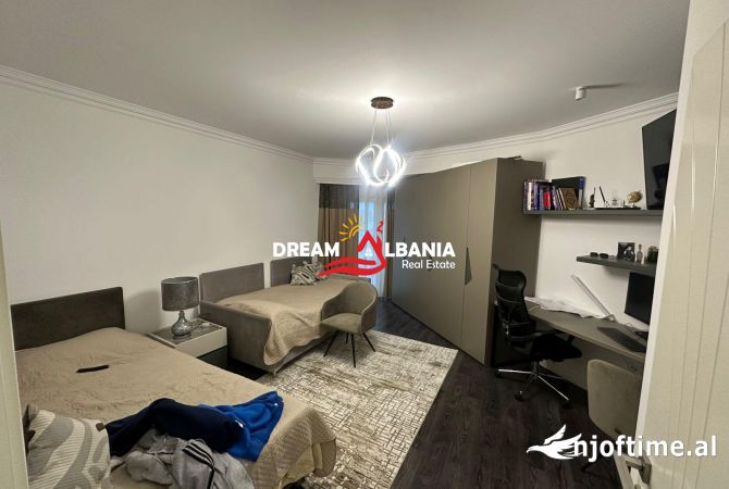 Shtepi me qera Apartament ne Tirane, 3+1, Mobilimi E mobiluar, Pagesa 700  Euro.