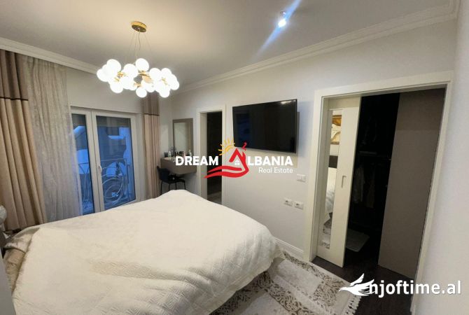 Shtepi me qera Apartament ne Tirane, 3+1, Mobilimi E mobiluar, Pagesa 700  Euro.