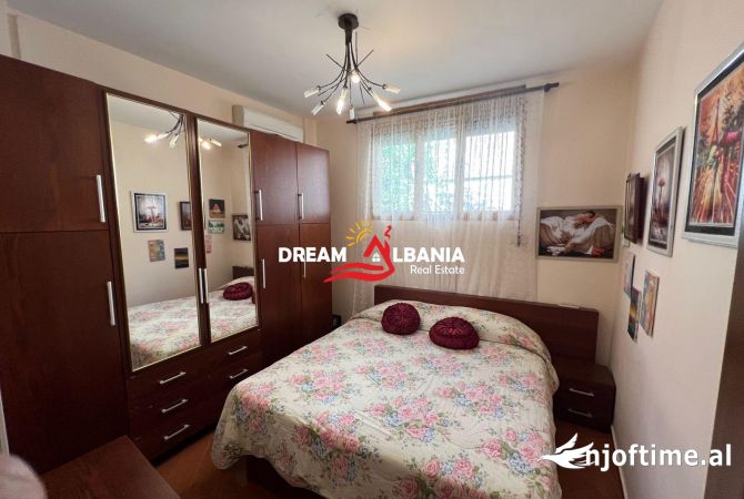 Shtepi me qera Vila Luksoze ne Tirane, 4+1, Mobilimi E mobiluar, Pagesa 1,300  Euro.