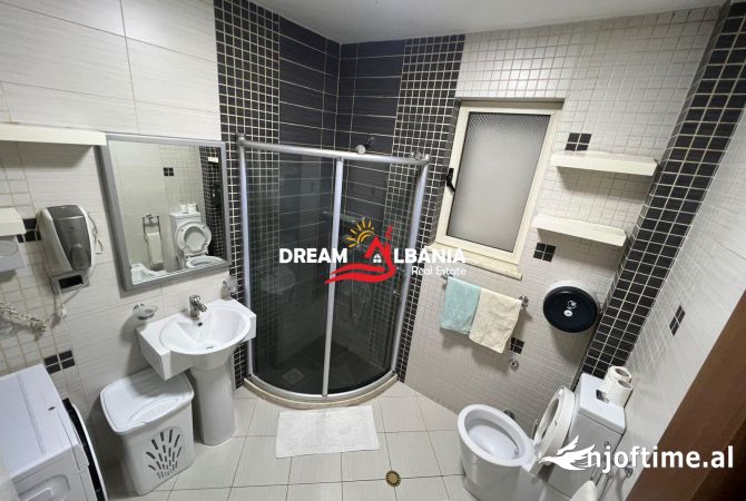 Shtepi me qera Vila Luksoze ne Tirane, 4+1, Mobilimi E mobiluar, Pagesa 1,300  Euro.