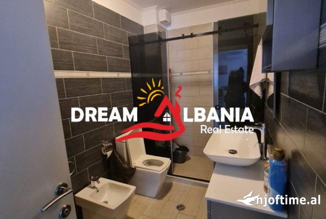 Shtepi me qera Apartament ne Tirane, 3+1, Mobilimi E mobiluar, Pagesa 800  Euro.