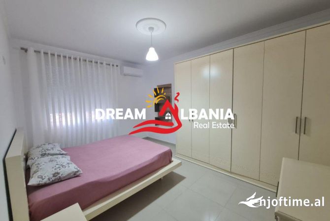 Shtepi me qera Apartament ne Tirane, 3+1, Mobilimi E mobiluar, Pagesa 800  Euro.