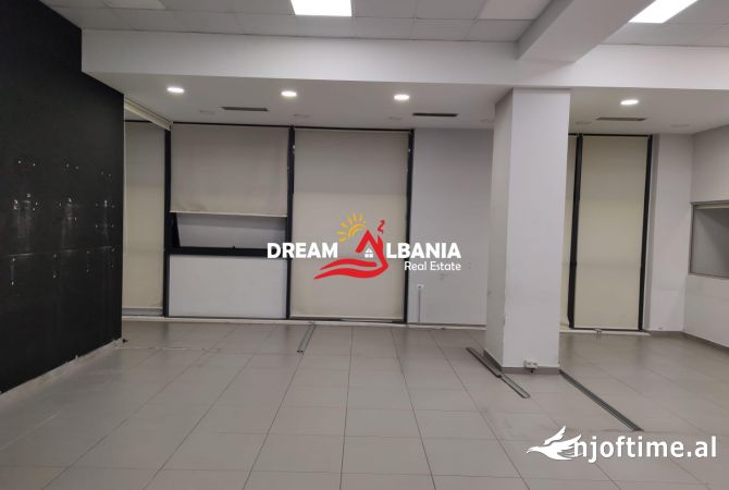Ambient biznesi me qera 3+1 ne Tirane - 1,400 Euro