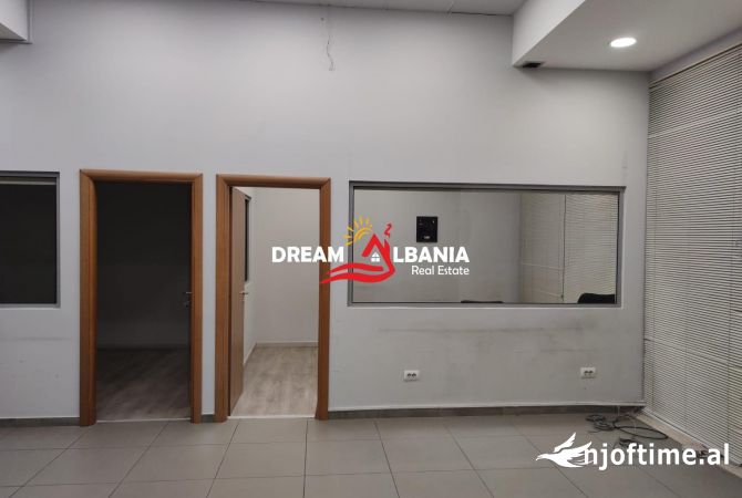Ambient biznesi me qera 3+1 ne Tirane - 1,400 Euro