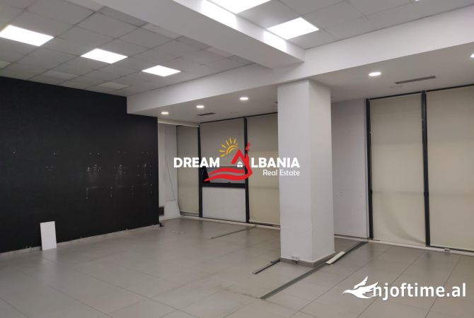 Ambjent per zyra me qera tek Komuna e Parisit, prane Kristal Center (ID 4261995)