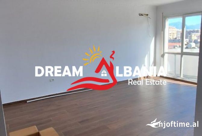 Ambient biznesi me qera 3+1 ne Tirane - 500 Euro
