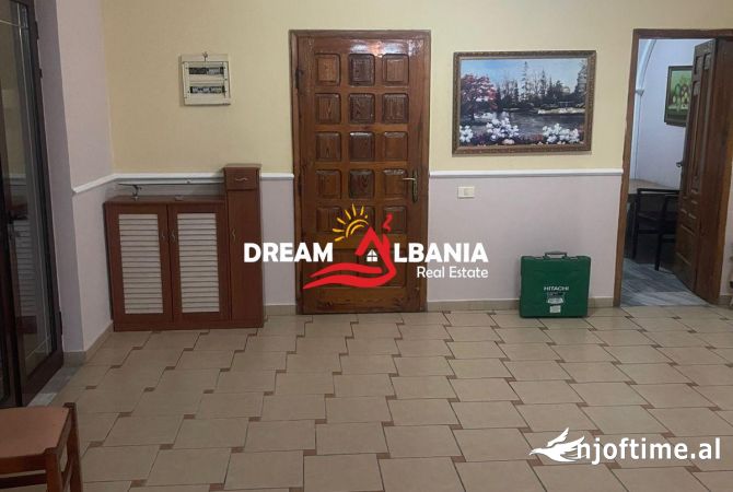 Shtepi me qera 2+1 ne Tirane - 40,000 Leke