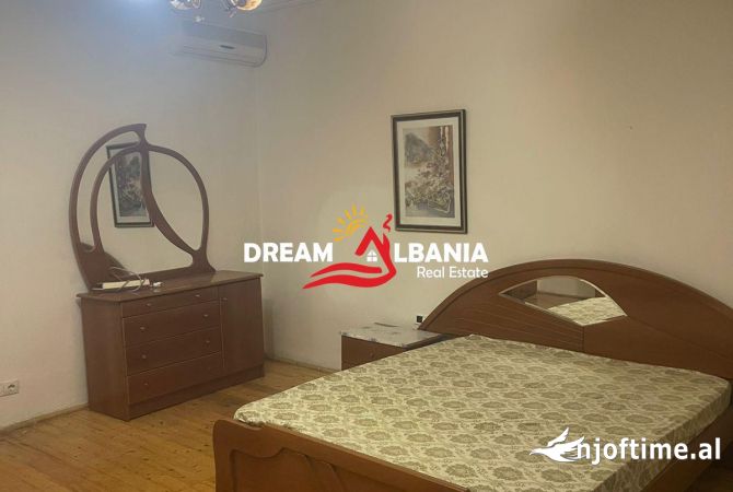 Shtepi me qera Apartament ne Tirane, 2+1, Mobilimi E mobiluar, Pagesa 40,000  Leke.