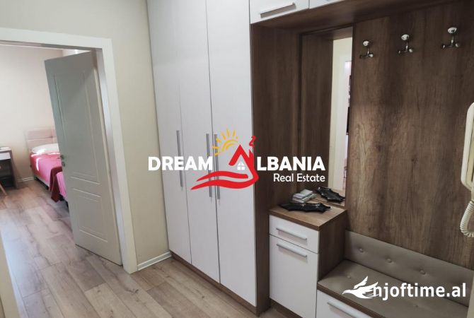 Shtepi ne shitje Apartament ne Tirane, 2+1, Mobilimi E mobiluar, Pagesa 207,000  Euro.