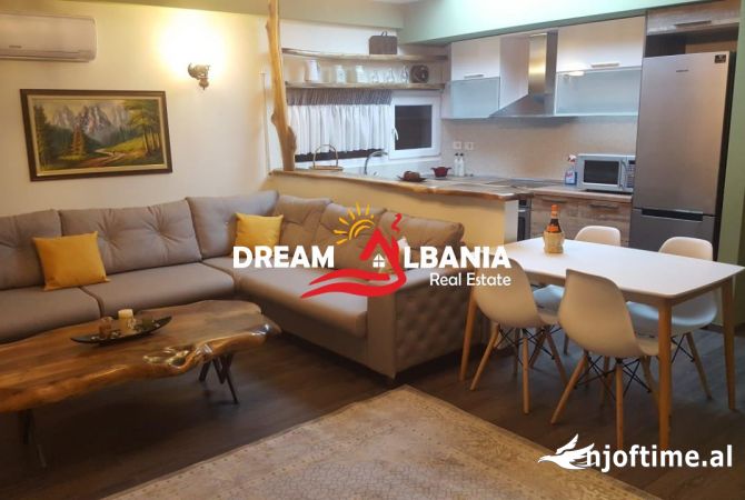 Shtepi me qera 2+1 ne Tirane - 680 Euro