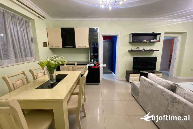 Shtepi me qera 4+1 ne Tirane - 800 Euro