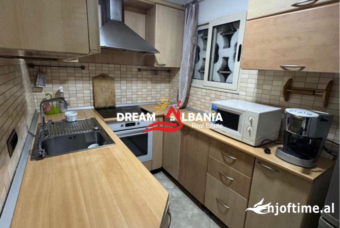 Shtepi me qera Apartament ne Tirane, 2+1, Mobilimi E mobiluar, Pagesa 700  Euro.
