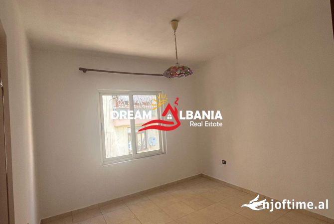 Ambient biznesi me qera 3+1 ne Tirane - 1,000 Euro