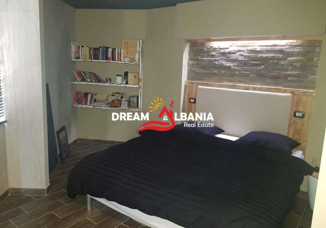 Shtepi ne shitje  ne Tirane, 2+1, Mobilimi E mobiluar, Pagesa 76,000  Euro.