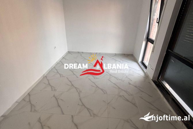 Ambient biznesi me qera 3+1 ne Tirane - 680 Euro