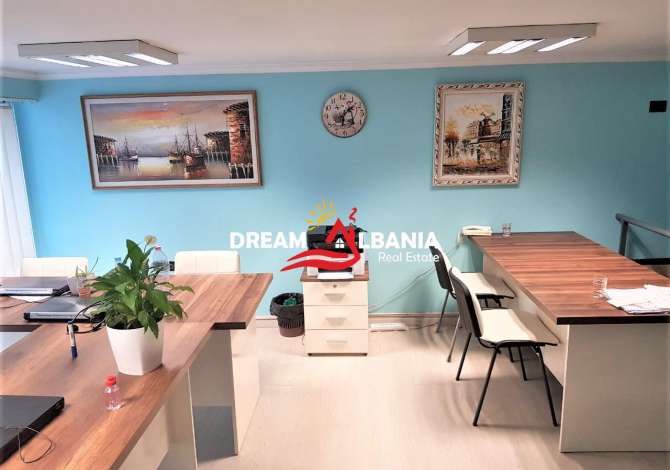 Ambient biznesi me qera 3+1 ne Tirane - 190 Euro