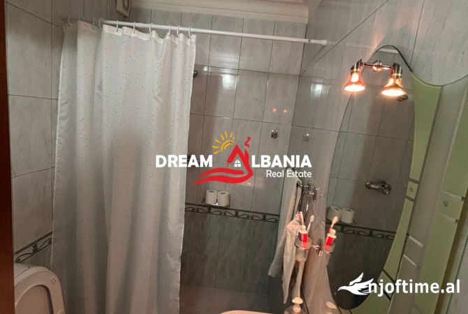 Shtepi me qera Apartament ne Tirane, 3+1, Mobilimi E mobiluar, Pagesa 1,000  Euro.