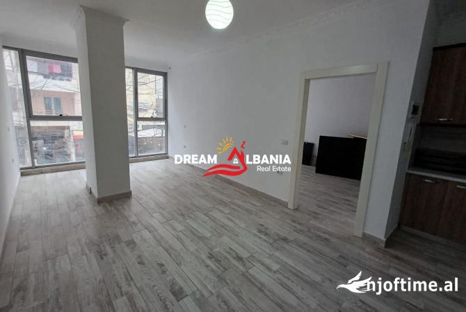 Ambient biznesi me qera 3+1 ne Tirane - 2,000 Euro