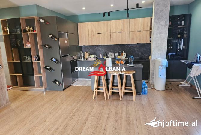 Shtepi me qera Apartament ne Tirane, 2+1, Mobilimi E mobiluar, Pagesa 1,100  Euro.