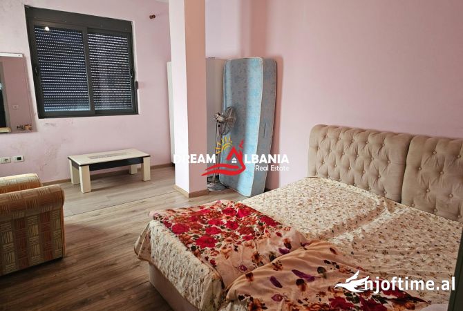 Shtepi me qera Apartament ne Tirane, 2+1, Mobilimi E mobiluar, Pagesa 1,100  Euro.