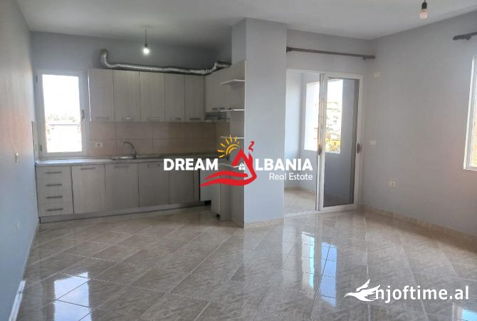 Shtepi me qera 2+1 ne Tirane - 300 Euro