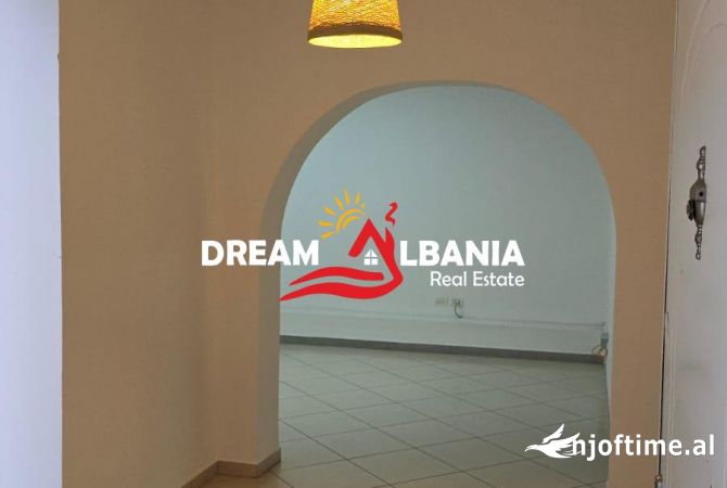Business Property for Rent 3+1 in Tirana - 750 Euro