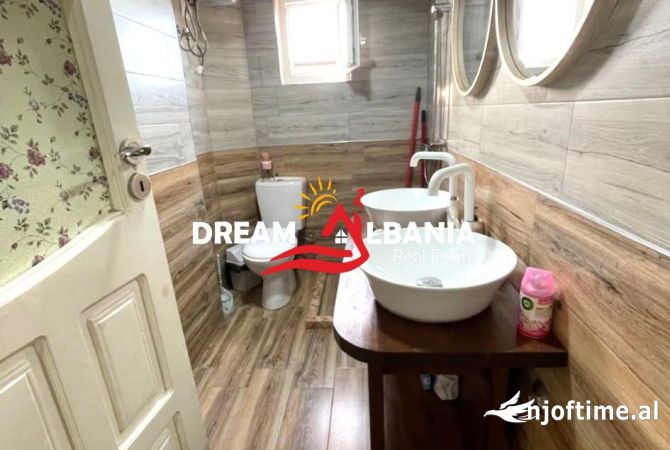 Shtepi ne shitje Apartament ne Tirane, 2+1, Mobilimi E mobiluar, Pagesa 173,000  Euro.