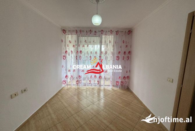 Shtepi ne shitje Apartament ne Tirane, 1+1, Mobilimi Bosh, pa mobiluar, Pagesa 92,000  Euro.