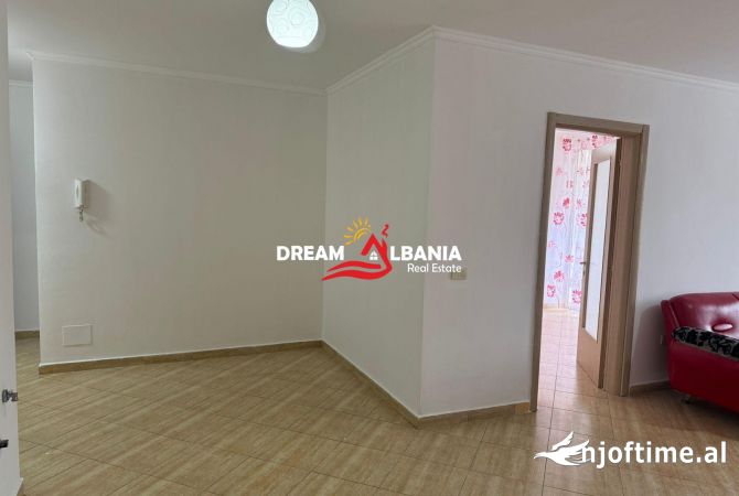 Shtepi ne shitje Apartament ne Tirane, 1+1, Mobilimi Bosh, pa mobiluar, Pagesa 92,000  Euro.
