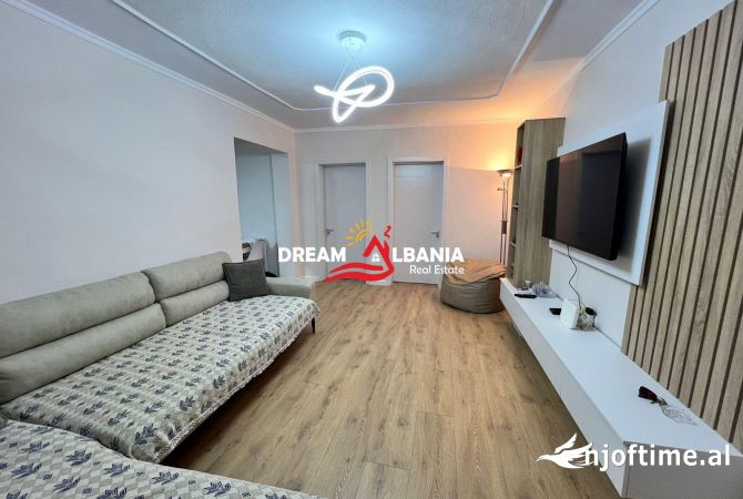 Shtepi ne shitje Apartament ne Tirane, 3+1, Mobilimi E mobiluar, Pagesa 300,000  Euro.