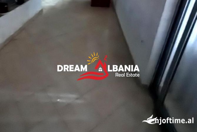 Shtepi ne shitje Apartament ne Tirane, 1+1, Mobilimi Pjeserisht e mobiluar, Pagesa 96,500  Euro.