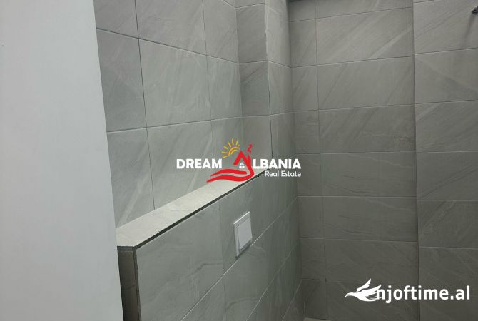 Shtepi ne shitje Apartament ne Tirane, 1+1, Mobilimi Bosh, pa mobiluar, Pagesa 130,000  Euro.